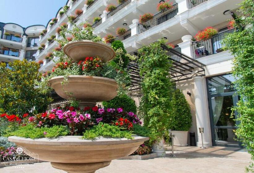 اتاق لوکس با چشم‌انداز دریا, Casa Di Fiore Spa And Medical Hotel, Mineral Pools & Private Beach