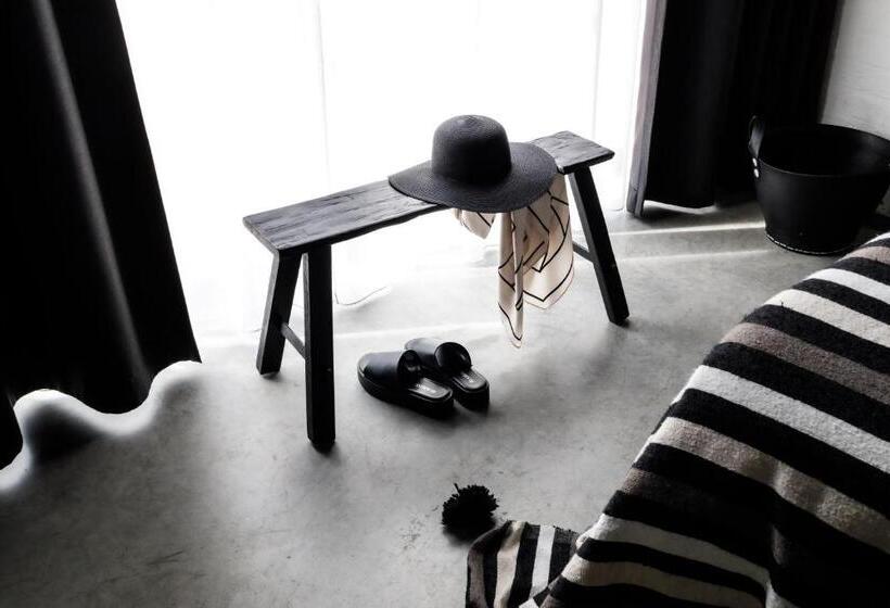 اتاق لوکس, Kaserne Boutique