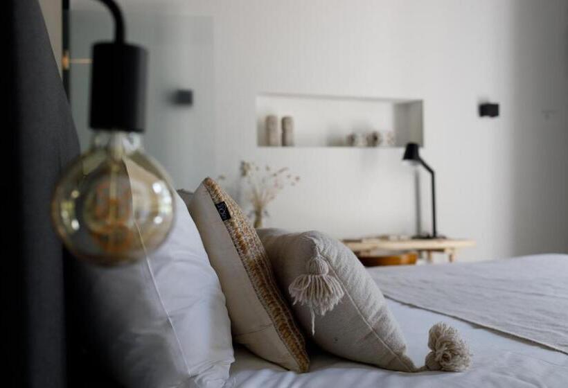 اتاق لوکس, Kaserne Boutique