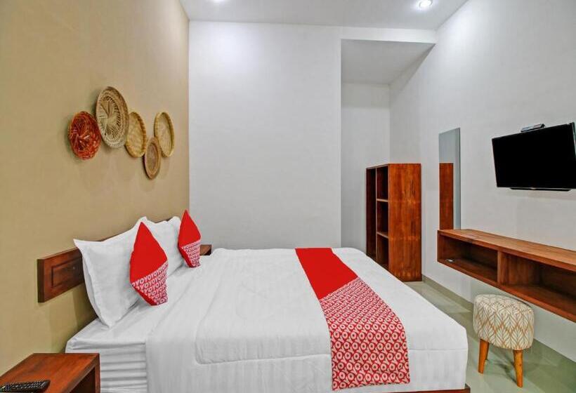 اتاق لوکس با تخت بزرگ, Oyo 90820 Madania Guesthouse