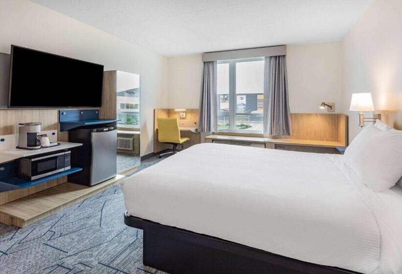 اتاق استاندارد با تخت دو نفره بزرگ برای معلولان, Microtel Inn & Suites By Wyndham Summerside