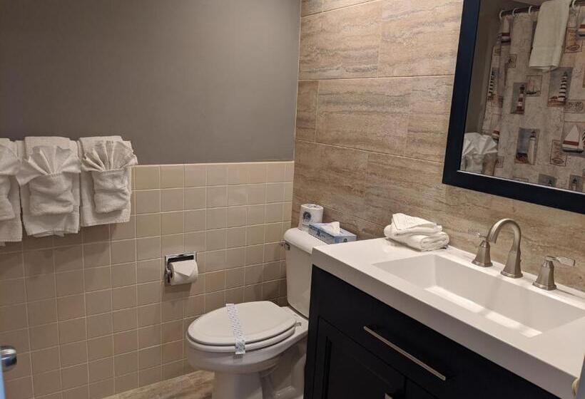 اتاق لوکس با تخت بزرگ, Beach Harbor Resort