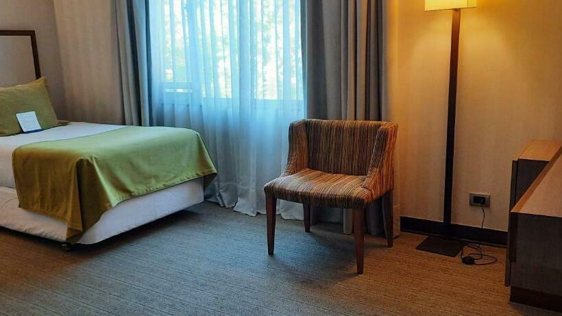 اتاق اجرایی, Abba Presidente Suites Santiago