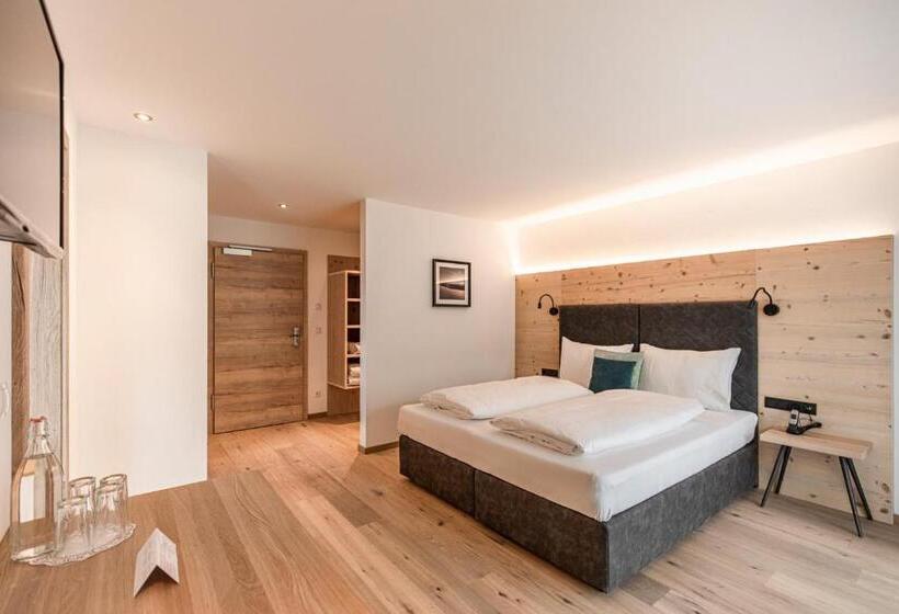 اتاق سوپریور چهار تخته, Resl Resort