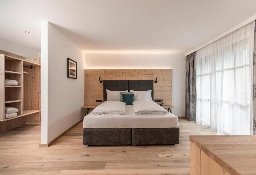 اتاق سوپریور چهار تخته, Resl Resort
