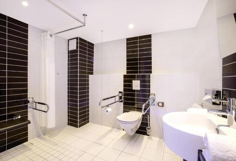 Standard Room Adapted for people with reduced mobility, Holiday Inn Express Neunkirchen