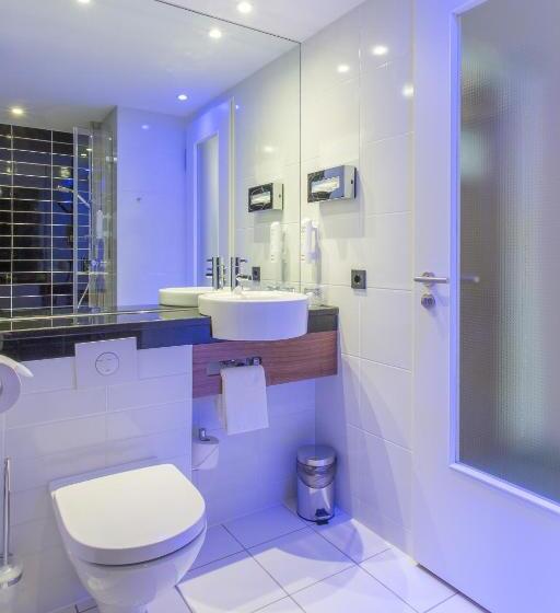اتاق استاندارد, Holiday Inn Express Neunkirchen, An Ihg