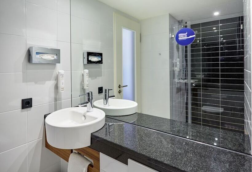 اتاق استاندارد, Holiday Inn Express Neunkirchen, An Ihg