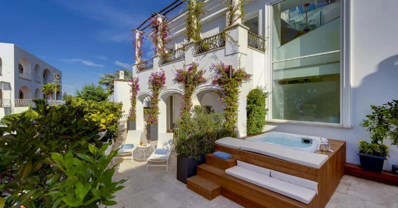 سوییت جونیور با چشم‌انداز دریا, Villa Blu Capri
