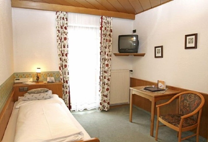 اتاق استاندارد یک نفره, Völserhof