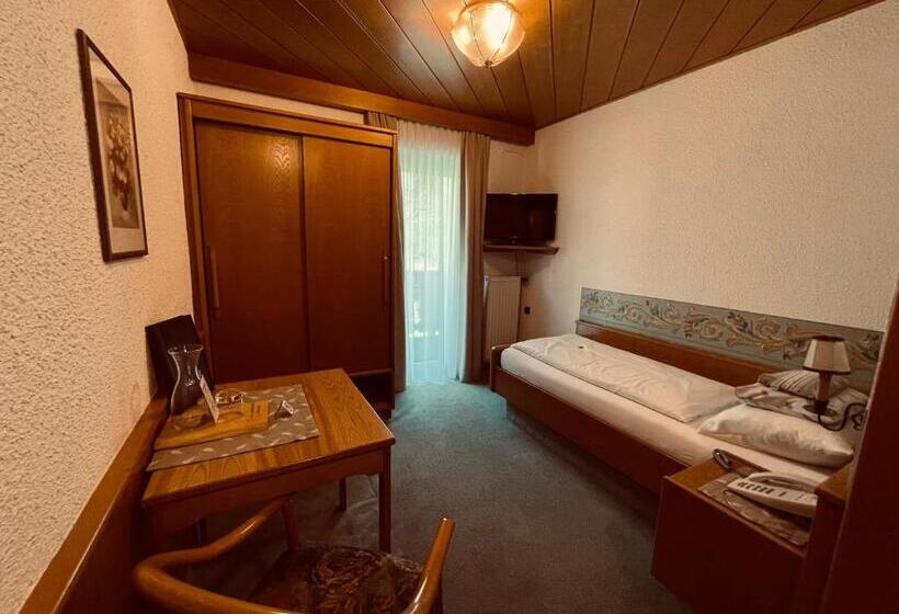 اتاق استاندارد یک نفره, Völserhof
