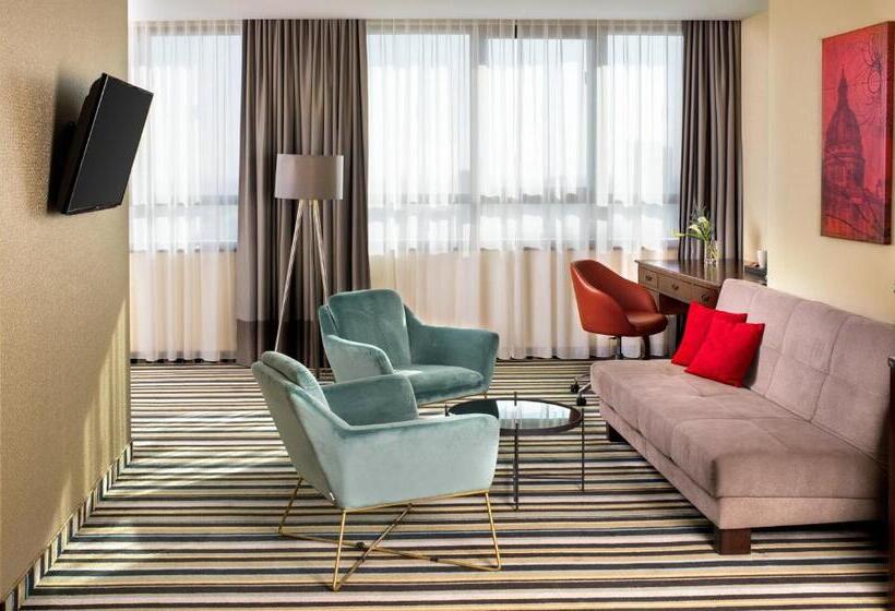 سوییت جونیور, Leonardo Royal Hotel Warsaw
