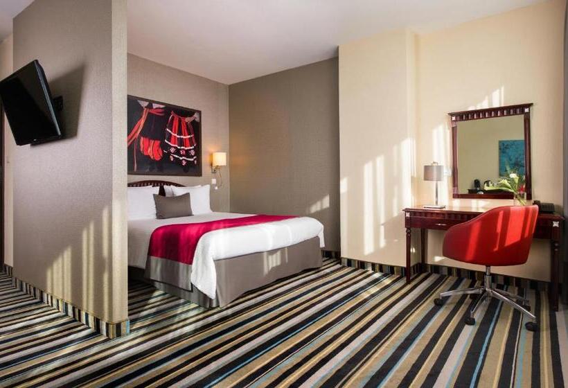 سوییت جونیور, Leonardo Royal Hotel Warsaw