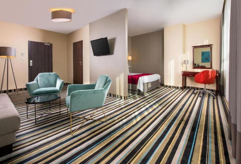 اتاق لوکس سه تخته, Leonardo Royal Hotel Warsaw