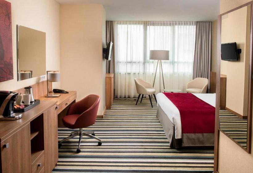 Deluxe Triple Room, Leonardo Royal  Warsaw