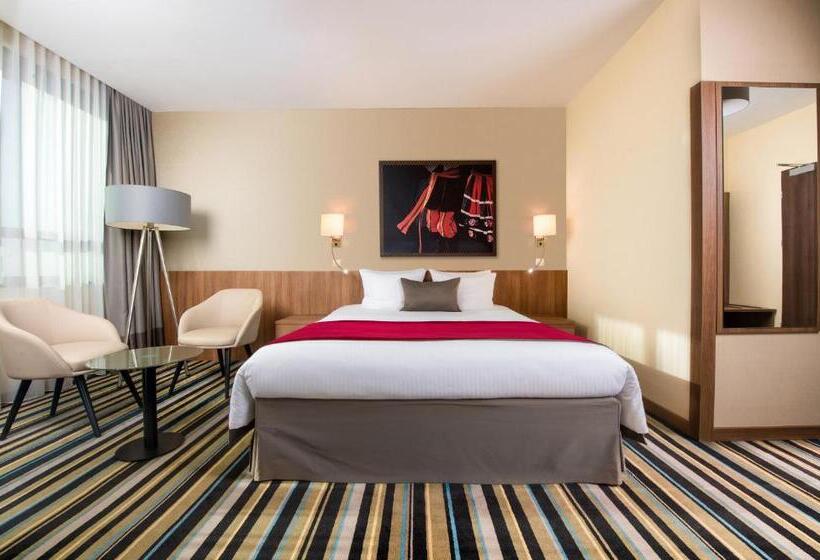 اتاق لوکس سه تخته, Leonardo Royal Hotel Warsaw
