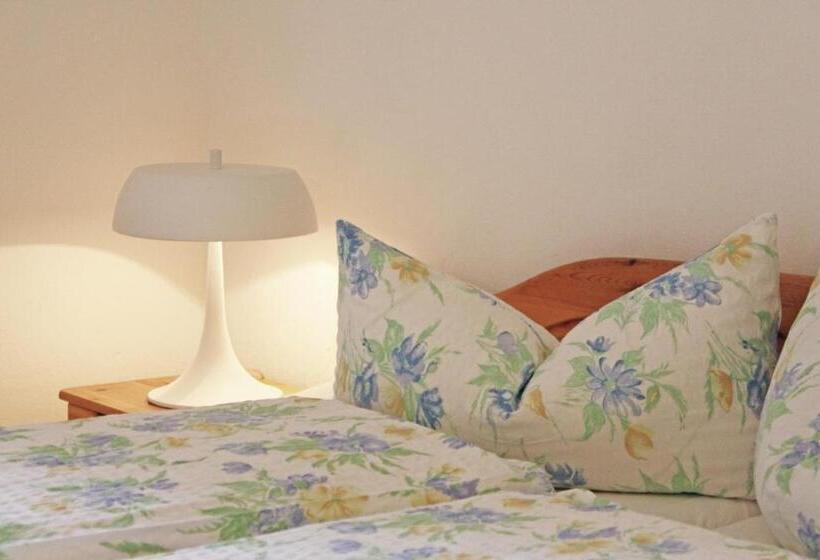 اتاق استاندارد با سرویس بهداشتی مشترک, Pension Stoi Budget Guesthouse