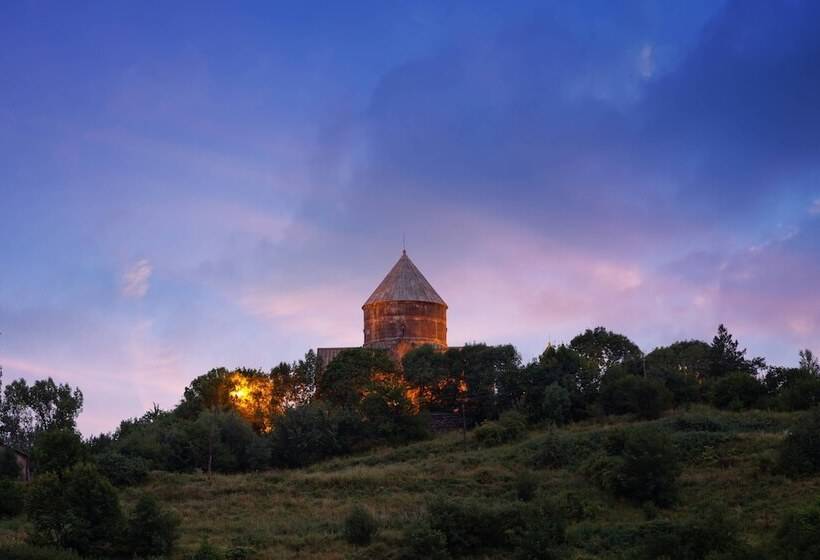 سوئیت سلطنتی 3 خوابه, Tsaghkadzor Marriott