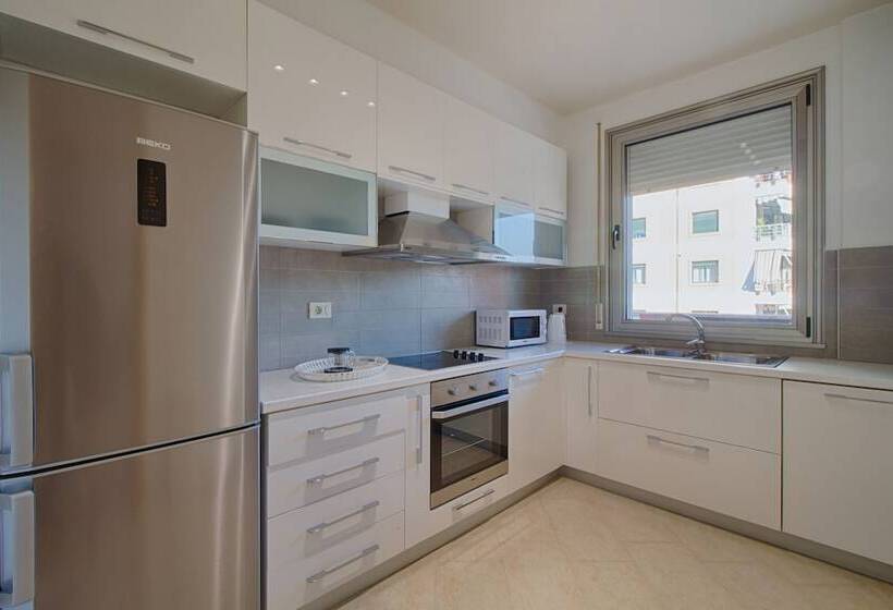 آپارتمان 2 خوابه, The Rooms Serviced Apartments Tirana