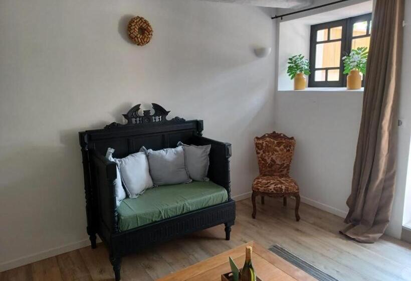 اتاق استاندارد با چشم‌انداز باغ, Domaine L Esprit D Antan