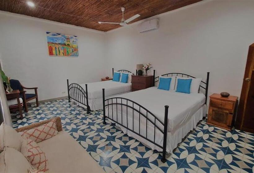 اتاق خانوادگی, Boutique Hotel Secret Garden Granada