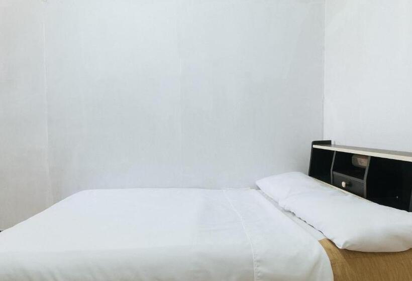 اتاق استاندارد, Cristian Jay Dormitory By Reddoorz