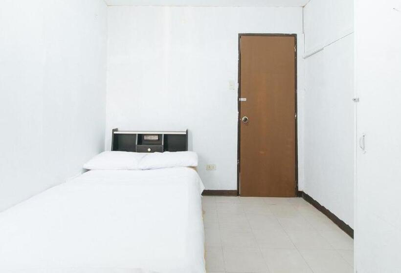 اتاق استاندارد, Cristian Jay Dormitory By Reddoorz