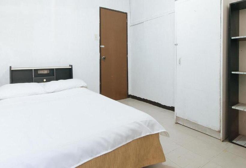اتاق استاندارد, Cristian Jay Dormitory By Reddoorz