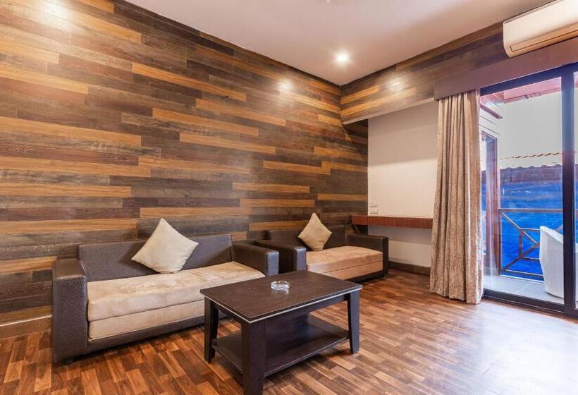 سوئیت با بالکن, Amara Oceanfront Resort & Club Baga