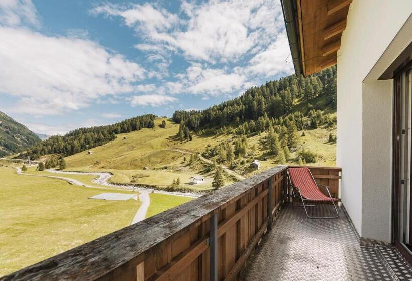 اتاق استاندارد با بالکن, Berghotel Bodenalpe