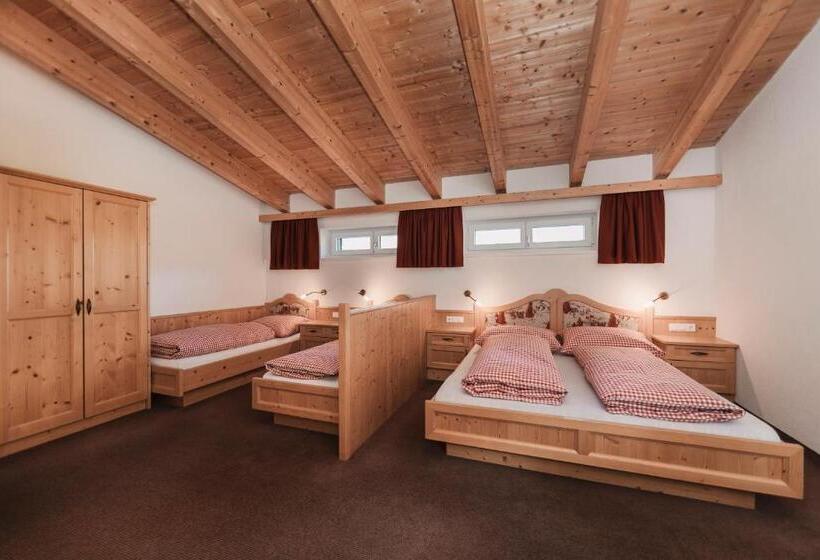 اتاق استاندارد چهار تخته, Berghotel Bodenalpe