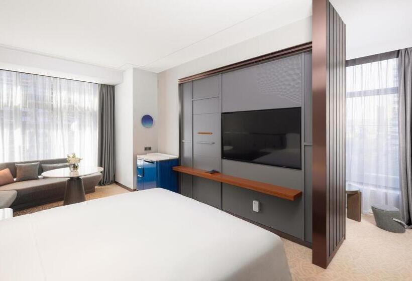 اتاق استاندارد با تخت بزرگ, Crowne Plaza Qingdao Jinshui