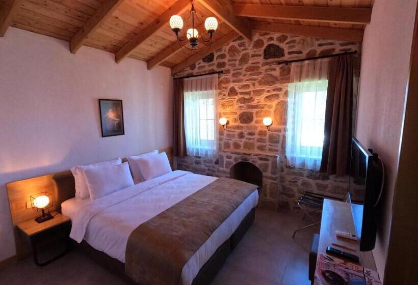 اتاق لوکس, Zeyt Inn