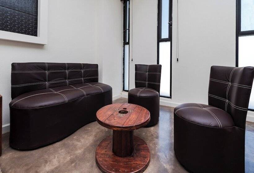 اتاق لوکس, Capital O Hotel Joyma Suites, San Luis