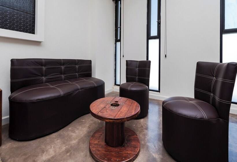 اتاق لوکس, Capital O Hotel Joyma Suites, San Luis