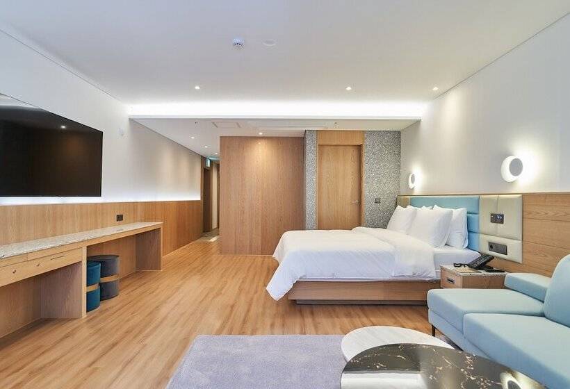 Suite with Terrace, Jn Park