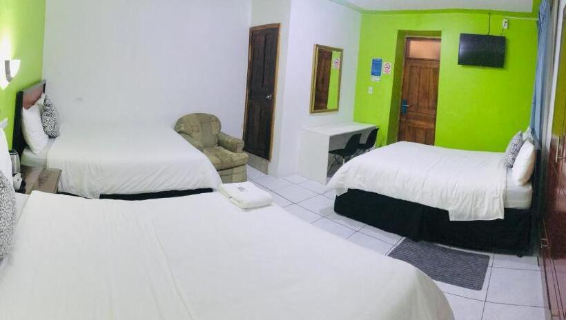 اتاق استاندارد سه نفره, Quinta San Carlos Hostel