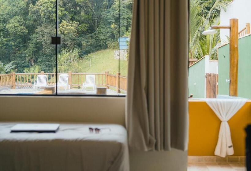 سوییت با چشم‌انداز استخر, Diver Village Ilhabela