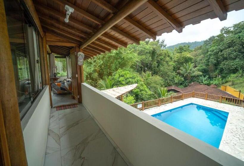 اتاق استاندارد با چشم‌انداز استخر, Diver Village Ilhabela