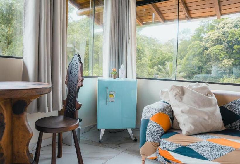 اتاق استاندارد با چشم‌انداز استخر, Diver Village Ilhabela