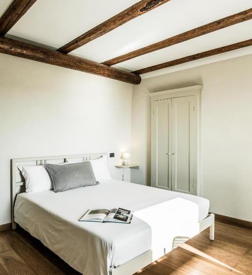 اتاق استاندارد با چشم‌انداز کوهستان, La Casa Di Roby 2 Studio La Morra, Con Piscina