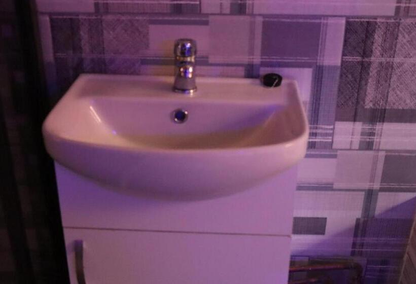 اتاق استاندارد با چشم‌انداز استخر, Princess Lodge