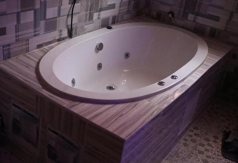 اتاق استاندارد با چشم‌انداز استخر, Princess Lodge