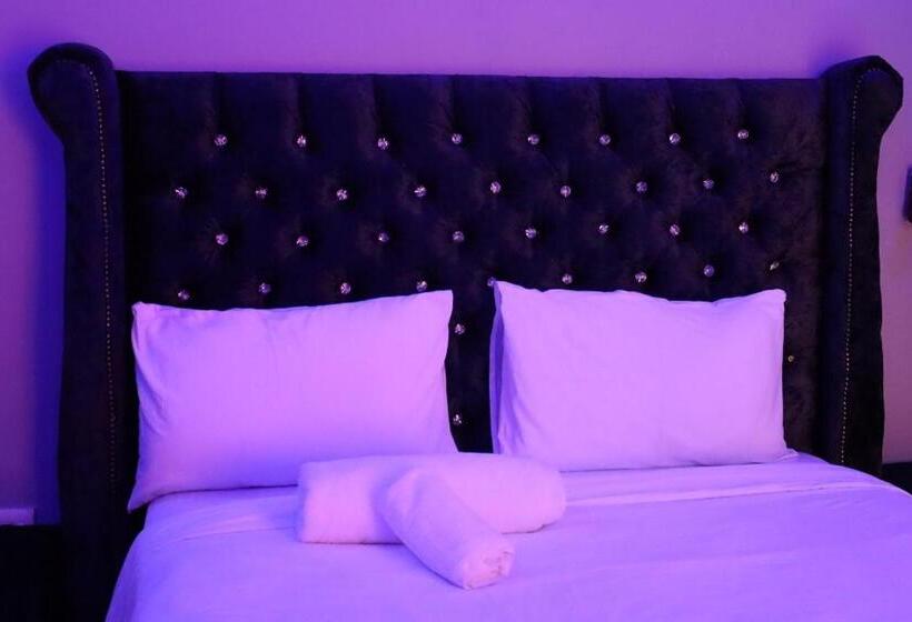 اتاق استاندارد با چشم‌انداز استخر, Princess Lodge