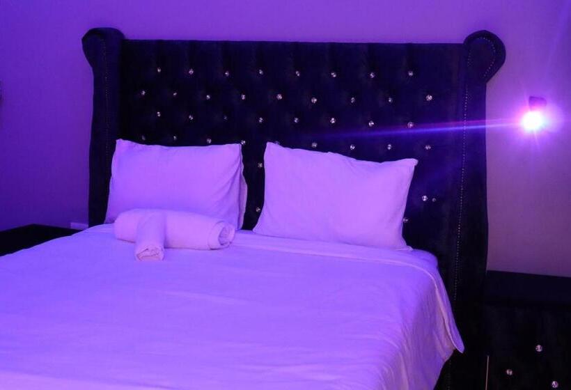 اتاق استاندارد با چشم‌انداز استخر, Princess Lodge