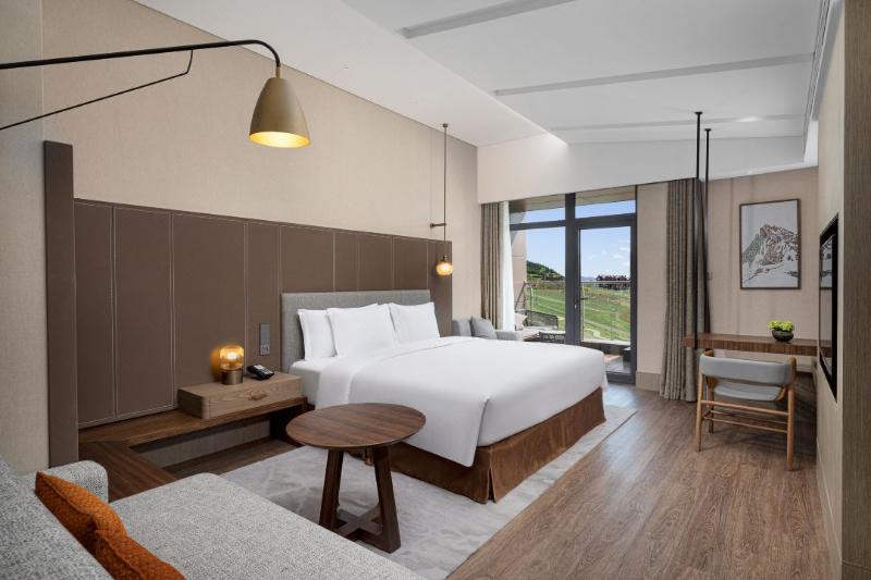 اتاق استاندارد با تخت بزرگ, Crowne Plaza Chongli Resort, An Ihg