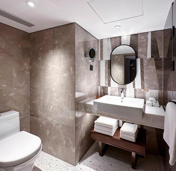 سوئیت با تخت بزرگ, Crowne Plaza Chongli Resort, An Ihg