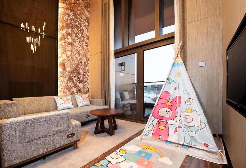 سوئیت با تخت بزرگ, Crowne Plaza Chongli Resort, An Ihg