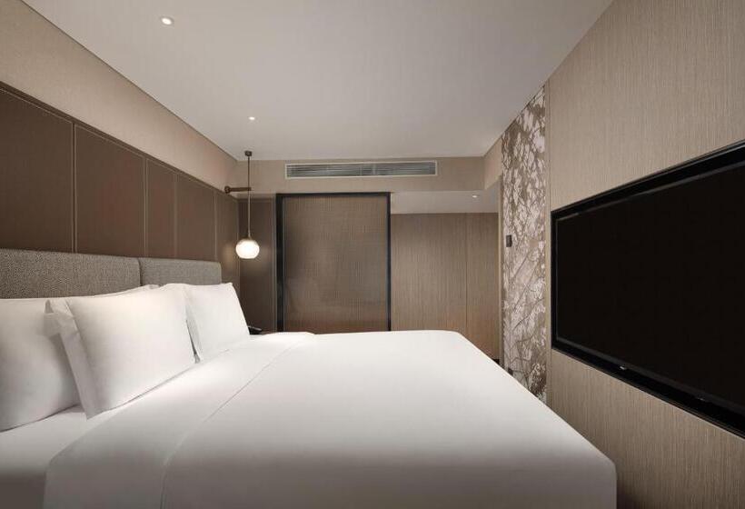 سوئیت با تخت بزرگ, Crowne Plaza Chongli Resort, An Ihg