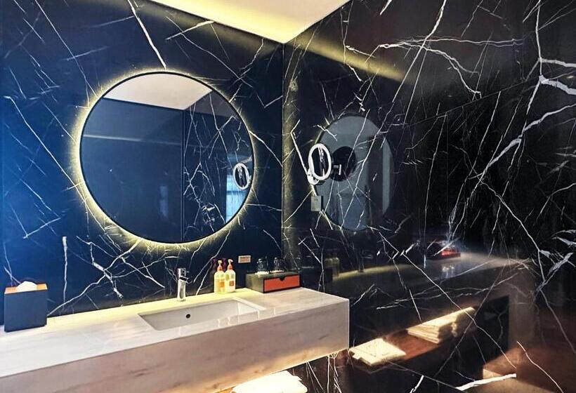 اتاق پریمیوم با چشم‌انداز دریاچه, Crowne Plaza Chongli Resort, An Ihg